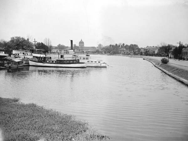 1940s ? Houseboats in Bayou St. John