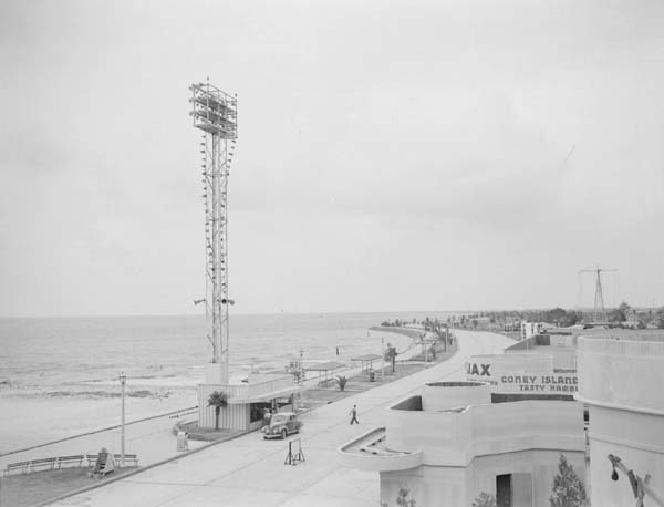 1941 Pontchatrain Beach.